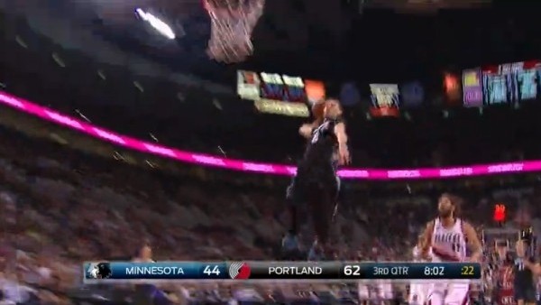 Zach LaVine araya girdi, smacı bastı!