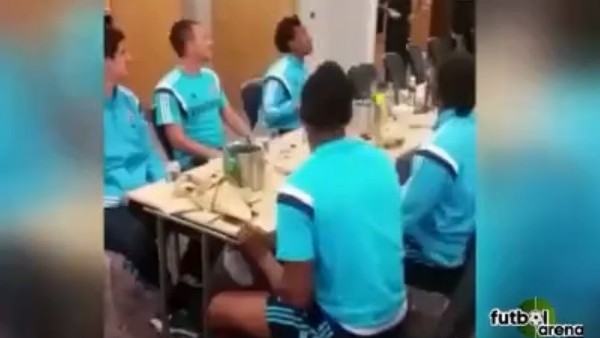 Chelsea'den yemek sonrası şovu!