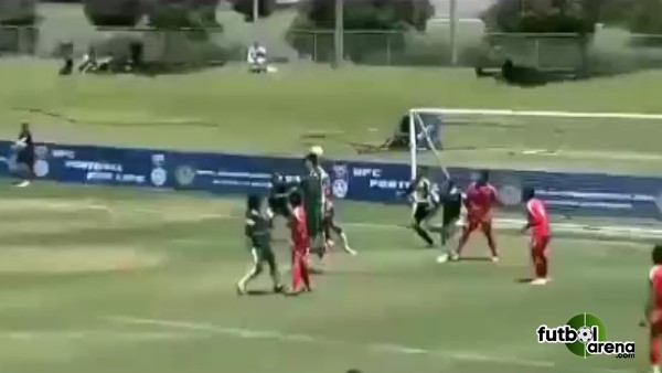 Tekmeleye tekmeleye penaltı yaptılar