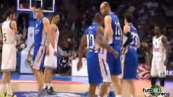 Efes Madrid'e diş geçiremedi!