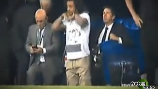 Marcelo kenarda çıldırdı!