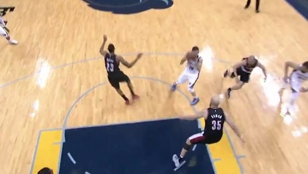 Beno Udrih 20 sayı, 7 ribaunt ve 7 asistle sırtladı