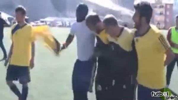 Ganalı futbolcunun şampiyonluk halayı