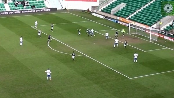 Karambol içinde topu ağlara gönderdi