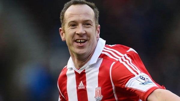Charlie Adam'ın kendi sahasından attığı gol
