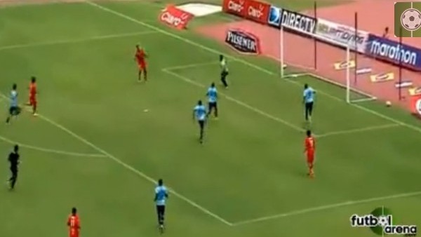 Alvarezden akrobatik gol