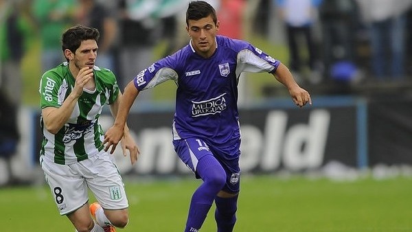 Rakiplerini ipe dizdi, müthiş gol attı!