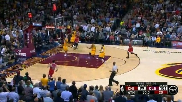 Lebron James'ten Rose'a geçit yok!