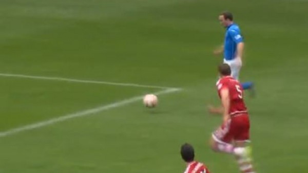 Oyuna girdi 30 saniyede golü attı