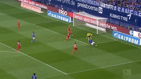 Rövaşata ve voleyle kaçan goller