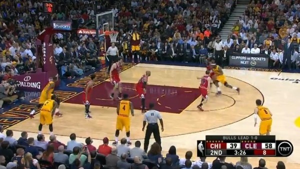 LeBron James göstere göstere smacı vurdu