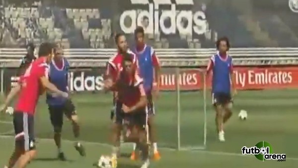 Ronaldo'dan uçan kafa! Böyle sevindi...