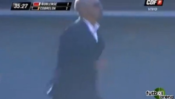 Teknik adam çıldırdı! Mikrofonu eline aldı ve...