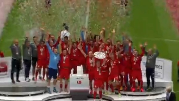 Şampiyon Bayern Münih kupasını aldı