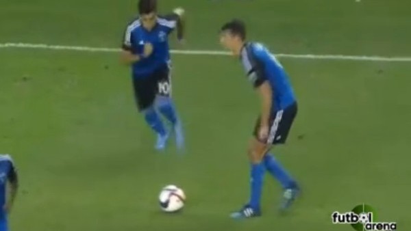 Defansı fena kandırdılar! İlginç frikik...