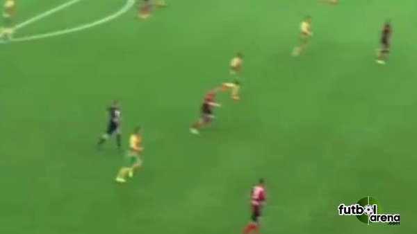 Hugo Almeida 9 dakika oyunda kaldı!