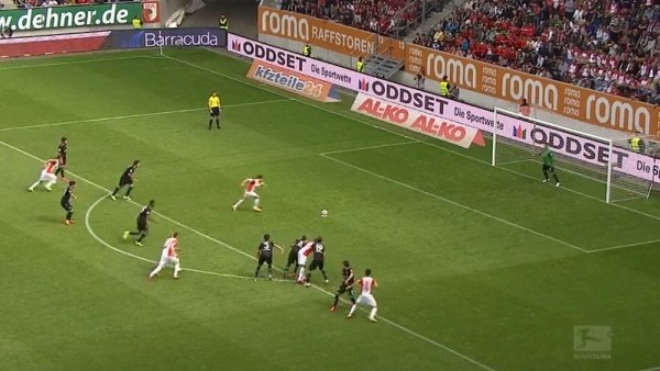 Augsburg'lu oyuncudan panenka penaltısı