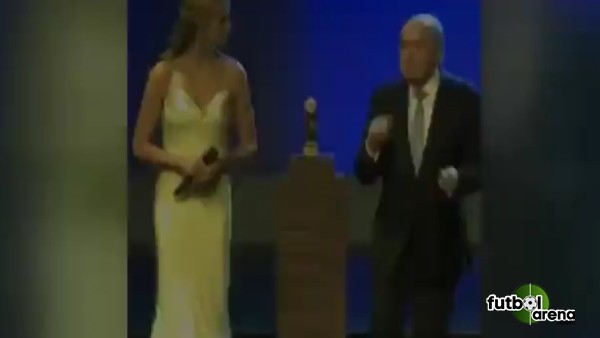 Pascal Nouma, Blatter ile fena dalga geçti!