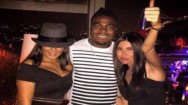 Emenike ve Meireles'ten çılgın dans