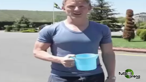 Kuyt'tan Fenerbahçe Ülker'e destek