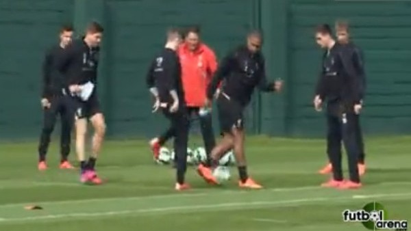 Liverpool'lu yıldız çalım attı, sevinçten çıldırdı!