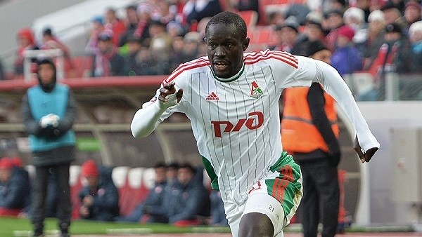 Niasse rakibine yumruk attı!