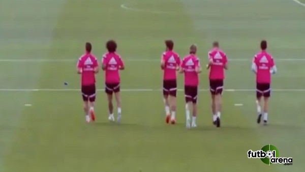 Marcelo ve James, Ronaldo'yu hipnotize etti!