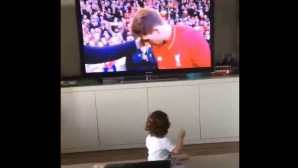 Filipe Luiz'in oğlu Gerrard'ı alkışladı