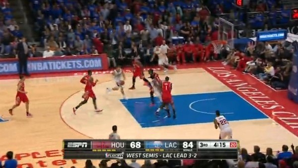 Blake Griffin'den inanılmaz basket! Bakmadan attı...