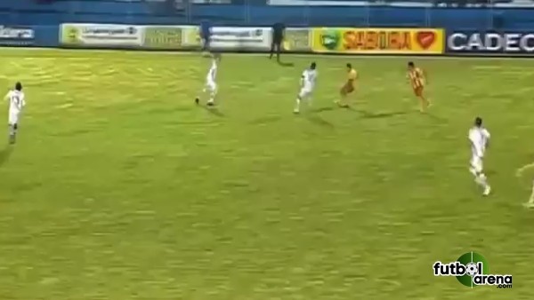 Çaktırmadan dirsek atmak istedi, takımnı yaktı!