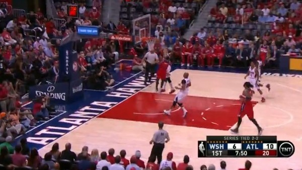 John Wall tek başına şov yaptı!