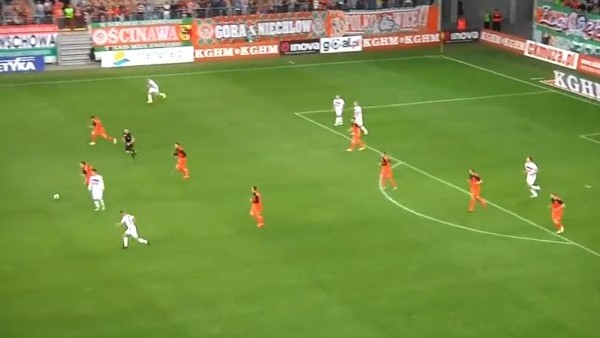 Hatalı pasa sinirlendi, maçı bıraktı!