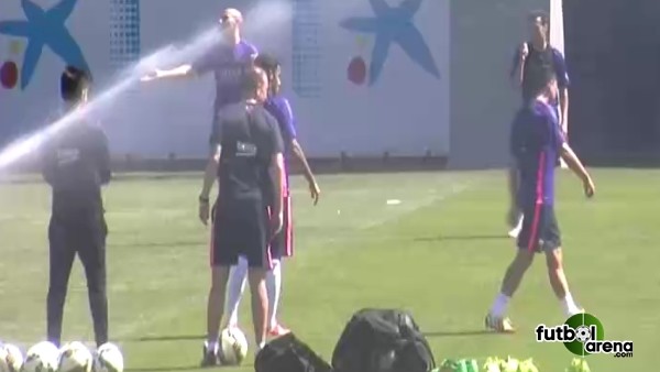 Barcelona'lı Pedro'dan arkadaşına müthiş çalım