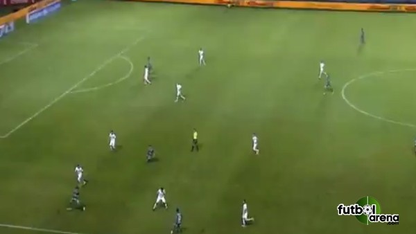 Tribünde göbek dansı