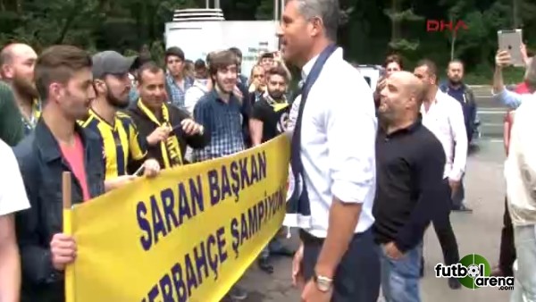 Fenerbahçeli taraftarlar Sadettin Saran'a gitti