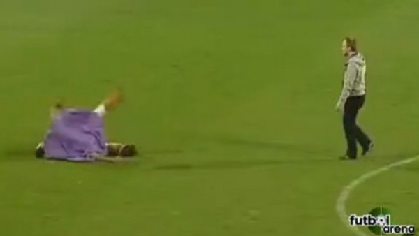 Sahaya alkollü çıkan maskot