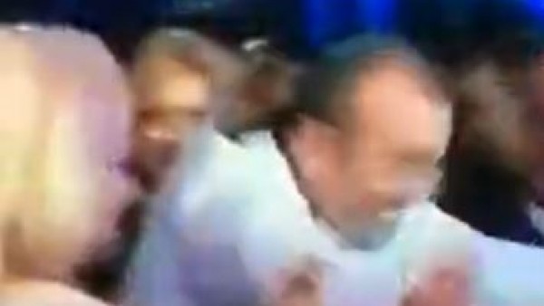 Abdurrahim Albayrak sevinçten göbek attı