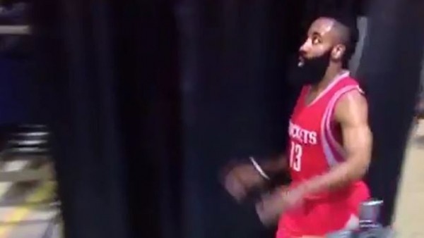 James Harden'ın bakış açısı bile farklı