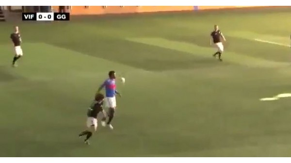 22 Amatör 11 Profesyonel Futbolcuya Karşı