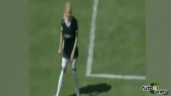 Burcu Esmersoy fena ofsayta düştü!