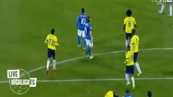 Neymar ve Bacca'nın kırmızı kart gördüğü pozisyon