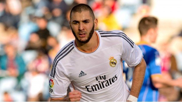 Benzema'nın menajeri ManU ile görüşüyor