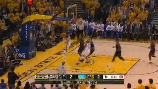 Stephen Curry'den 37 sayılık müthiş performans