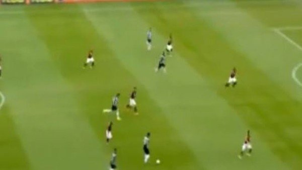 Genç oyuncudan kendi kalesine ilginç gol