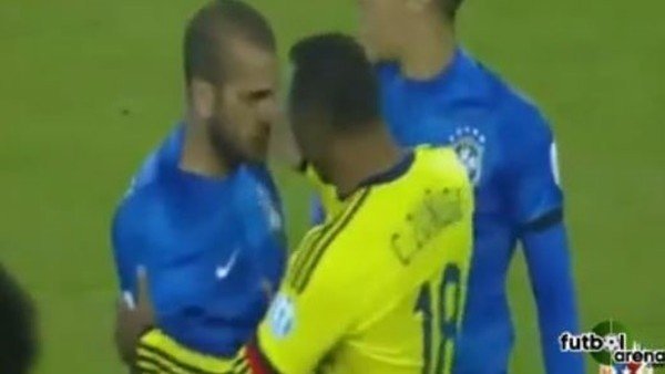 Brezilya-Kolombiya maçında kavga çıktı