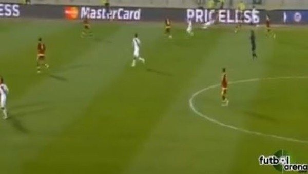 Bu Hareket Kırmızıyı Hak Etti