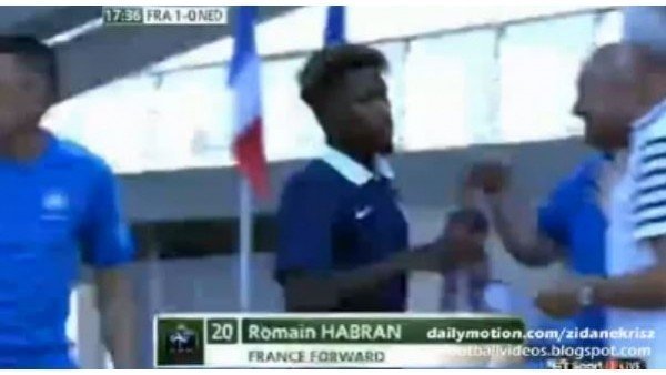 Genç Fransız oyuncudan müthiş füze