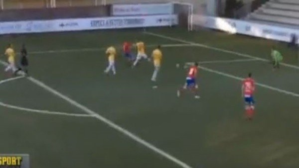 Kendini oyuna aldı golünü attı