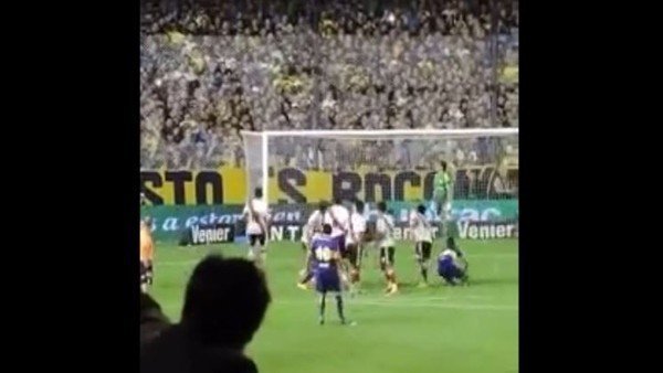 Juan Roman Riquelme unutulmaz frikik golü