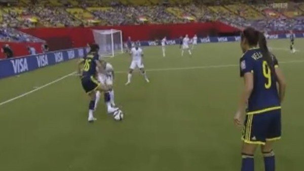 Kadın futbolcunun içine Messi kaçmış